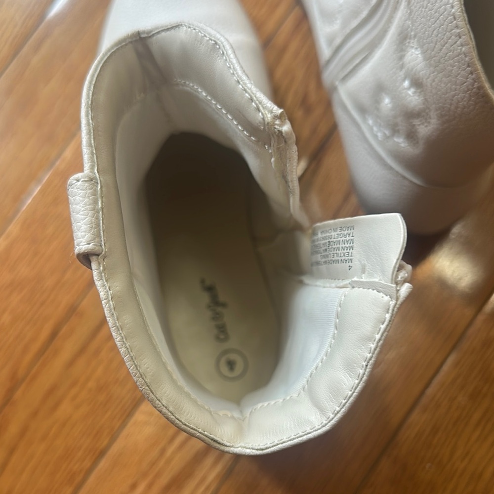 Chic White Leather Boots - Picture 3 of 4